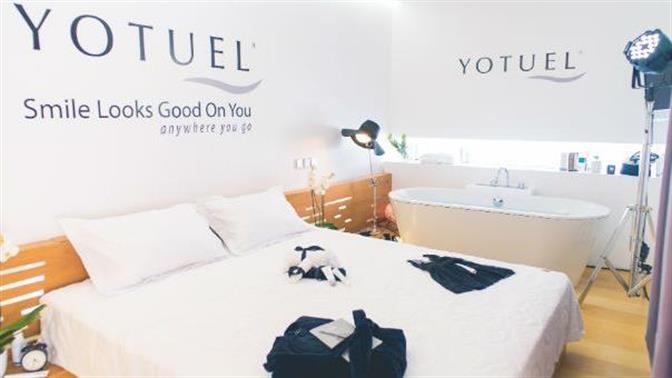 Αστραφτερά YOTUEL χαμόγελα στο The Fashion Room Service